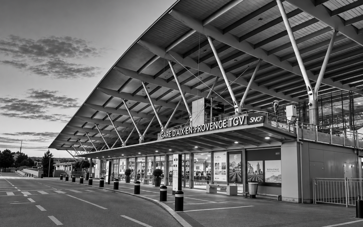 Gare Aix-en-Provence TGV pour un transfert VTC depuis Sanary-sur-Mer
