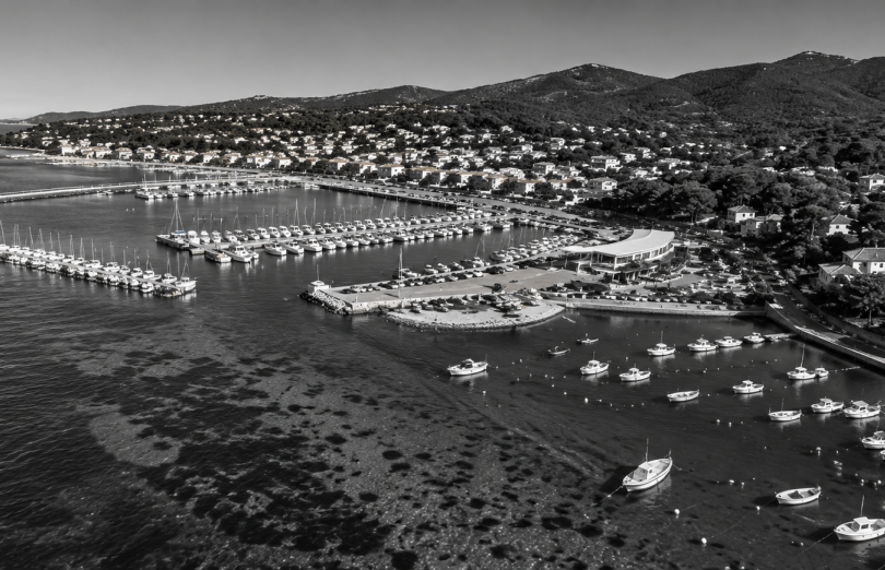Vue aérienne du Port du Brusc à Six-Fours-les-Plages