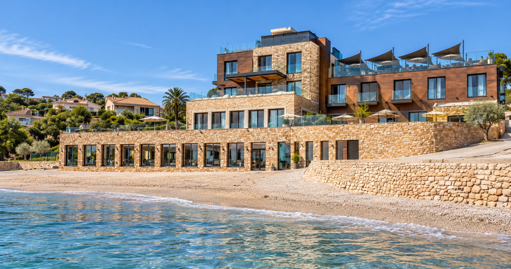 Hostellerie La Farandole sur la plage de la Gorguette à Sanary-sur-Mer