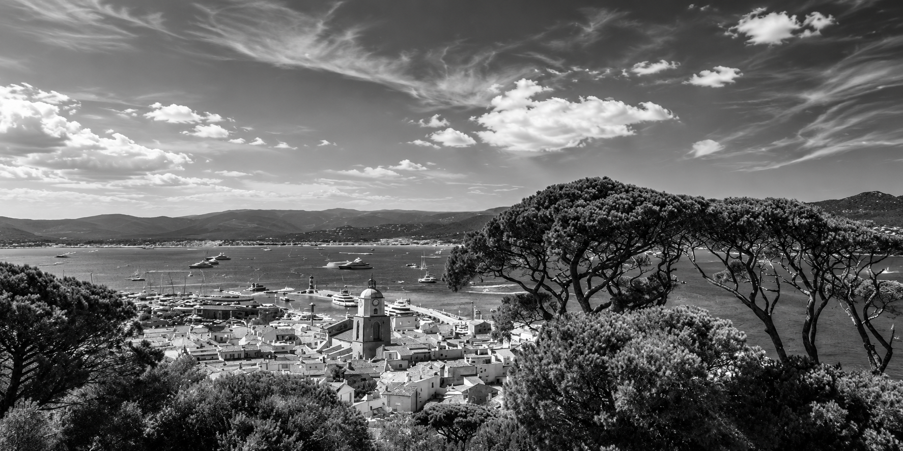 Chauffeur VTC à Saint-Tropez pour les transferts gares et aéroports